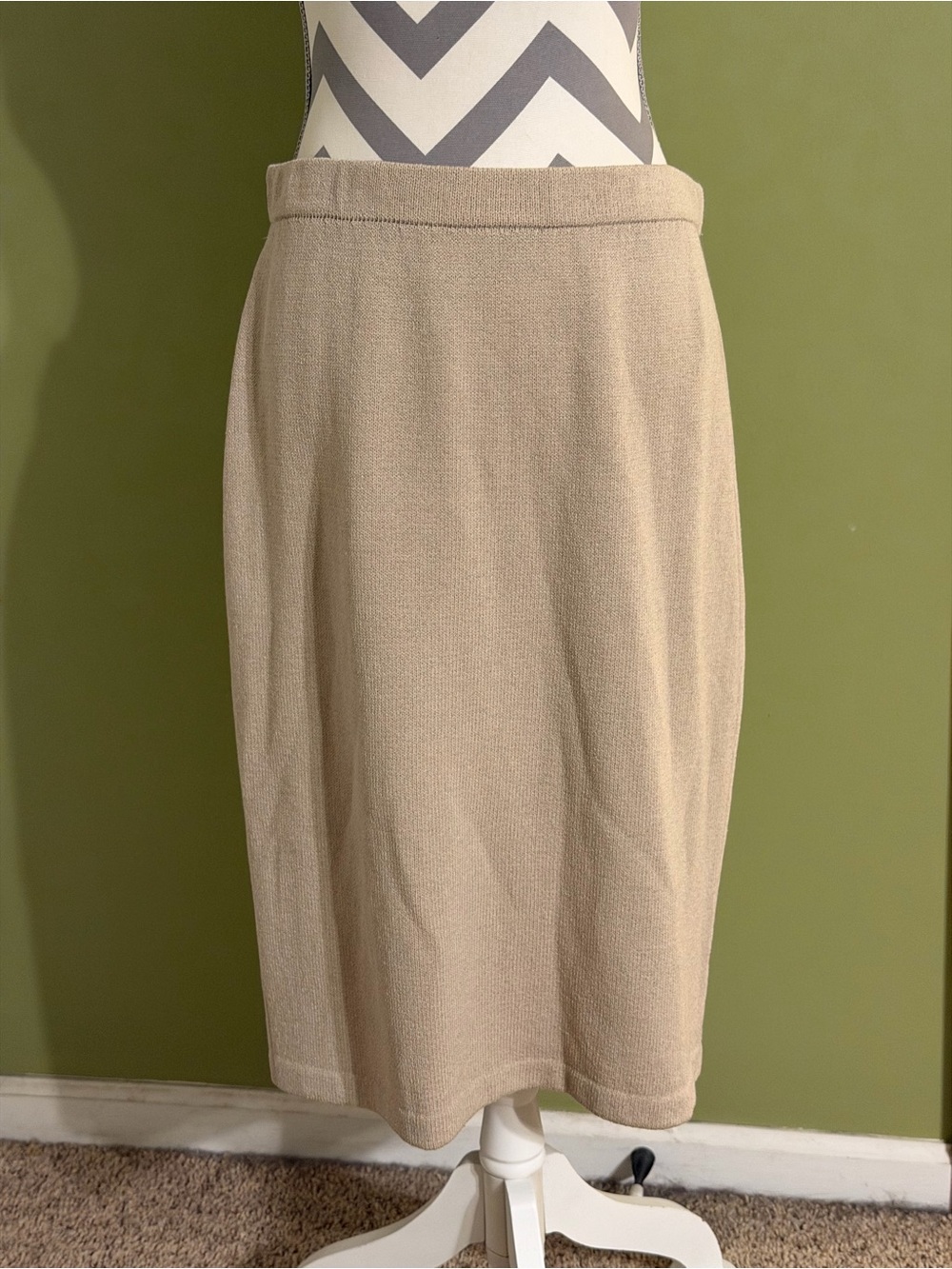 St. John Santana knit tan pencil skirt